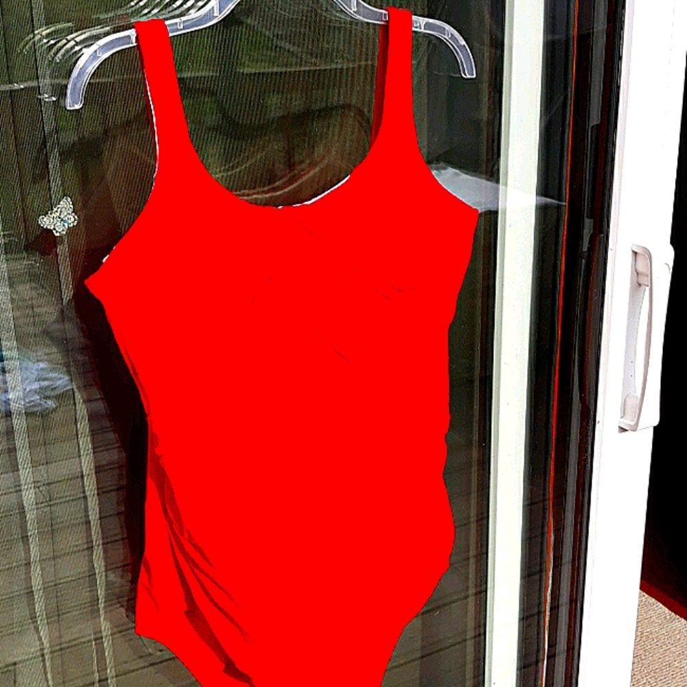 One piece swim suit